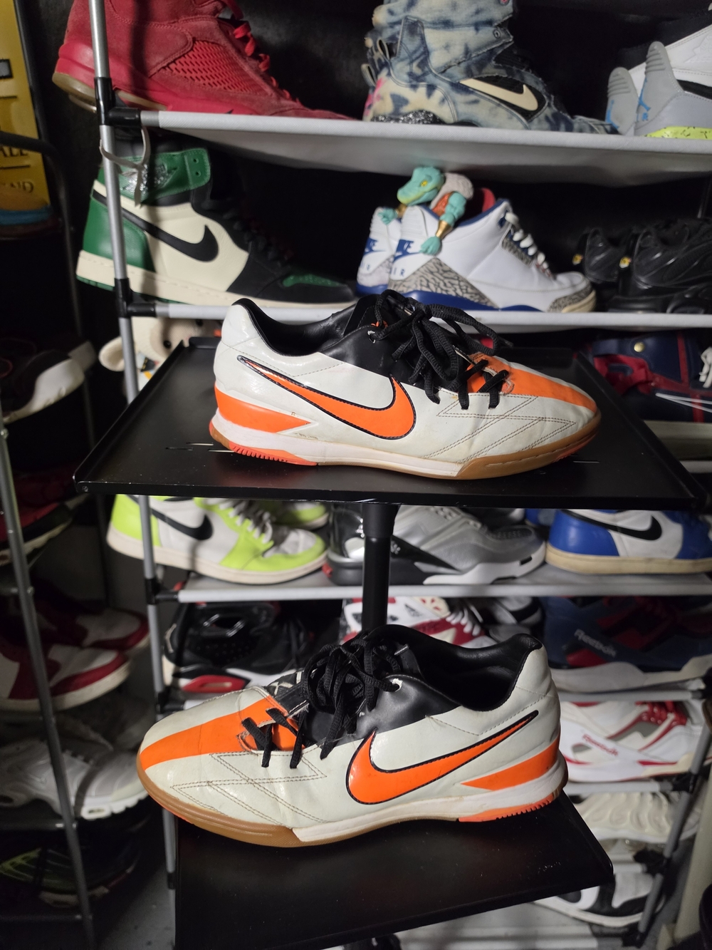 🔥 Nike T90 Men Size 9 White Orange Indoor Soccer Shoes